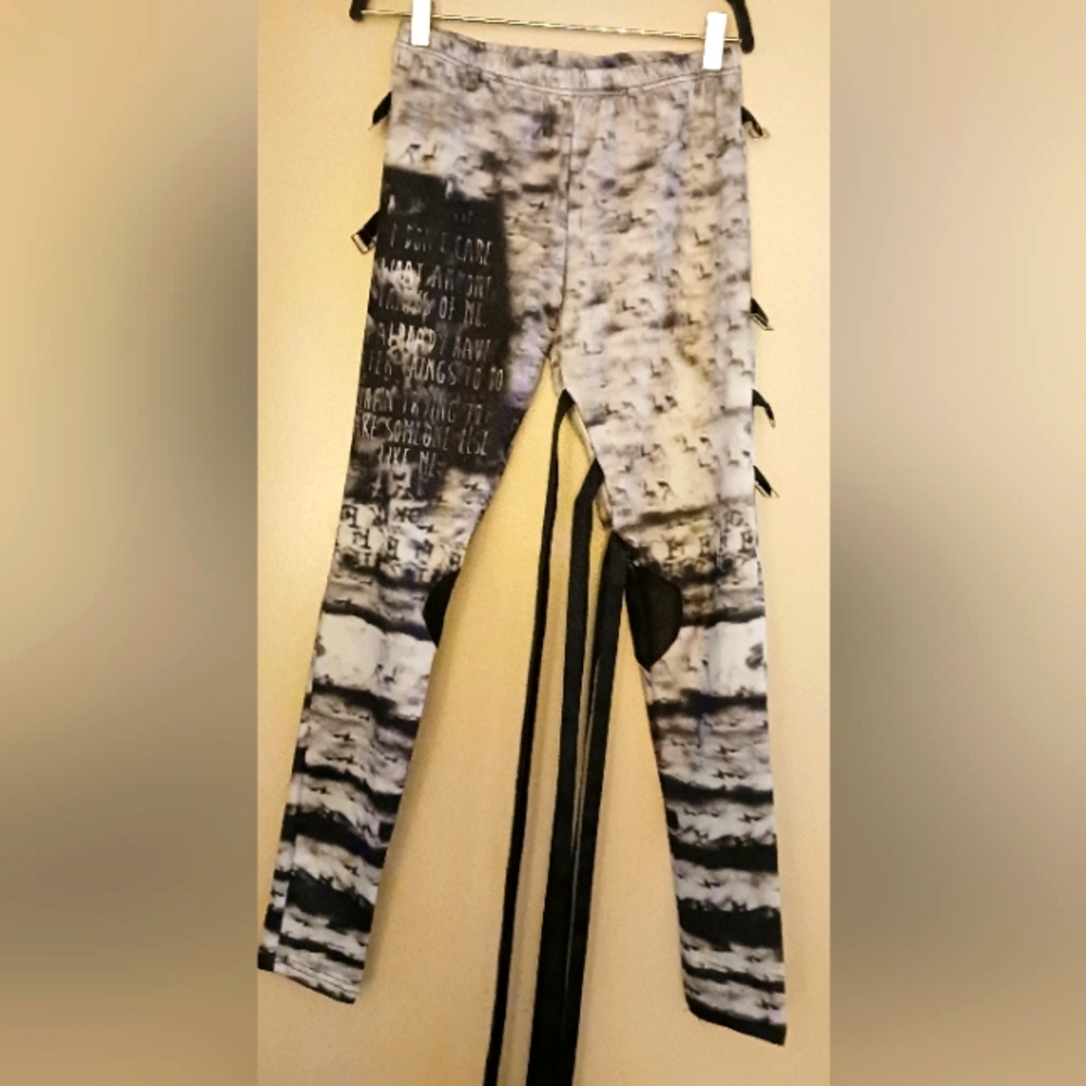 Patterned leggings w/ lace sides Sz S